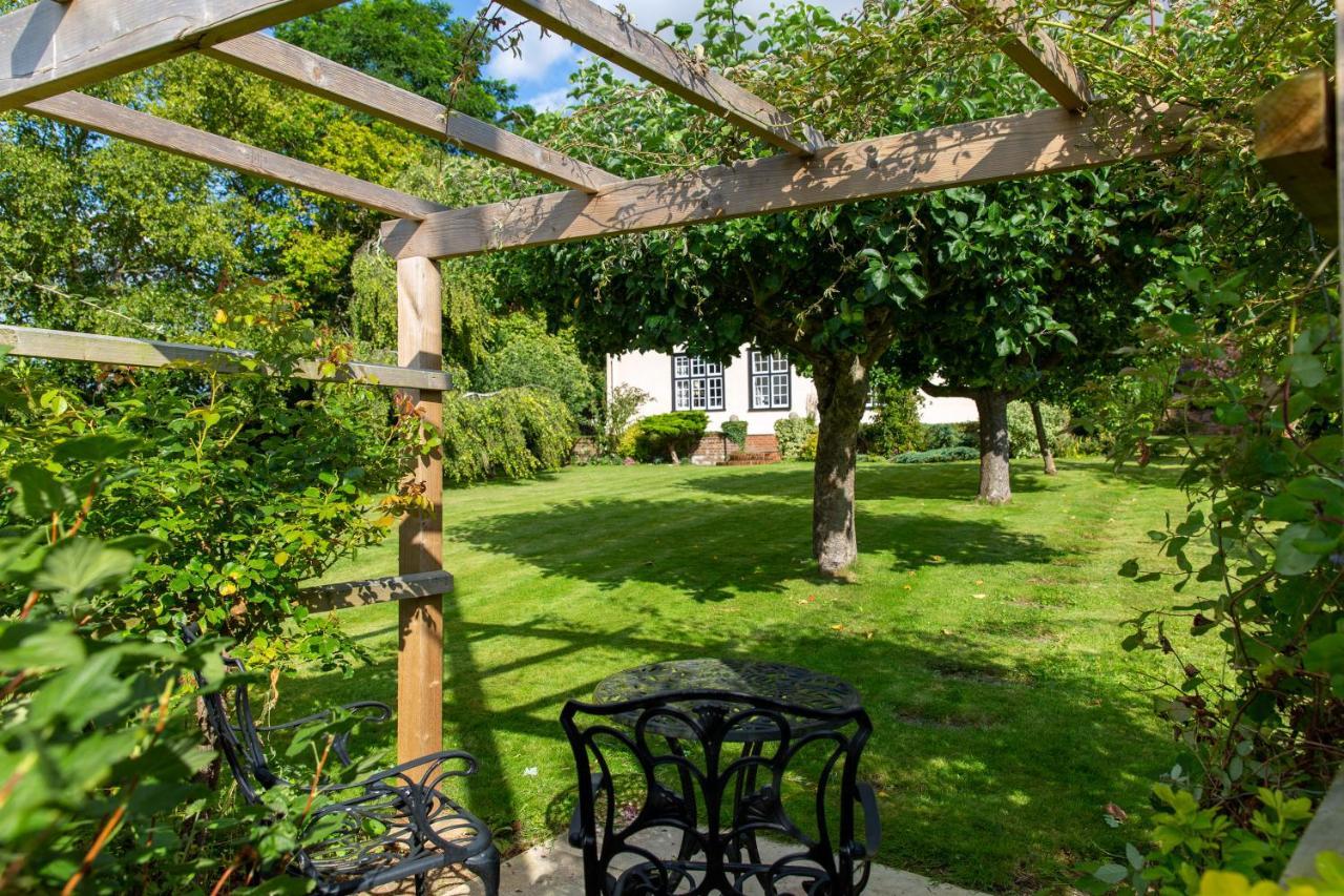 Pounce Hall -Stunning Historic Home In Rural Essex Saffron Walden Extérieur photo